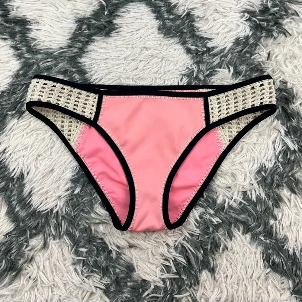 Victoria’s Secret Women’s Cheeky Bikini Bottom Peach Crochet Sides XL